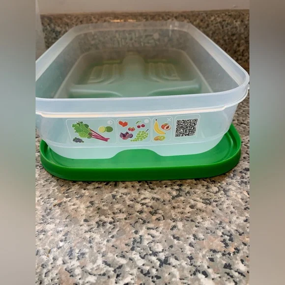 Tupperware | FridgeSmart Medium & Medium Deep Containers - Picture 3 of 3